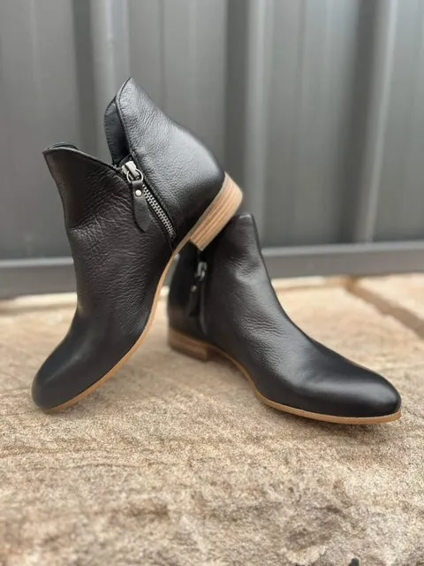 Faye Boots - Black Leather