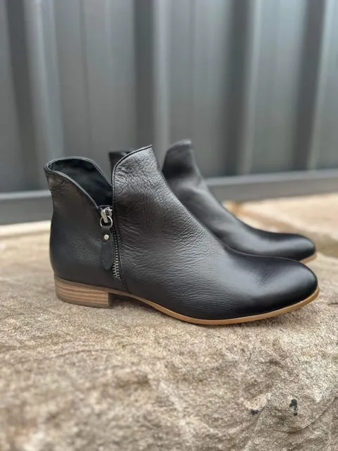 Faye Boots - Black Leather
