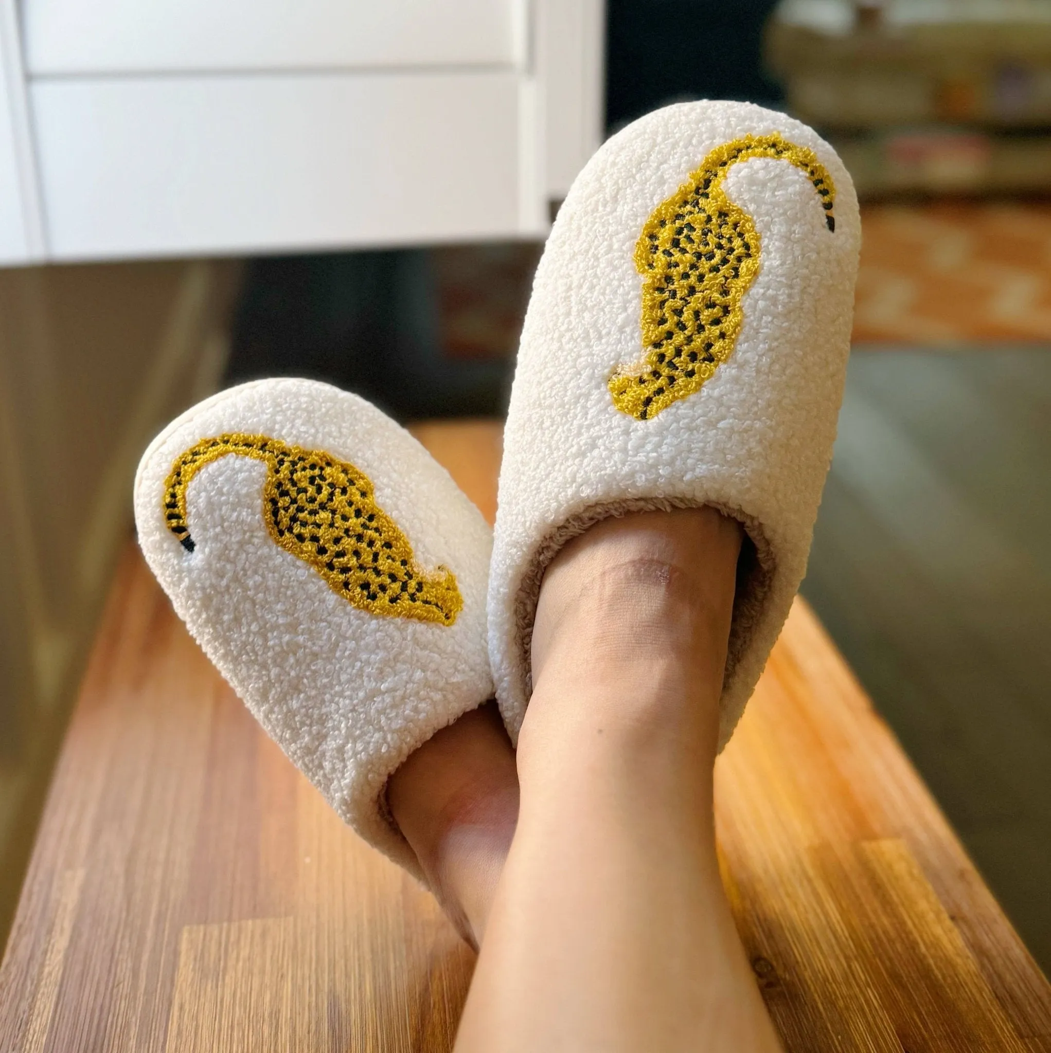 Sitting So Cool Cheetah Lounge Slippers: M/L