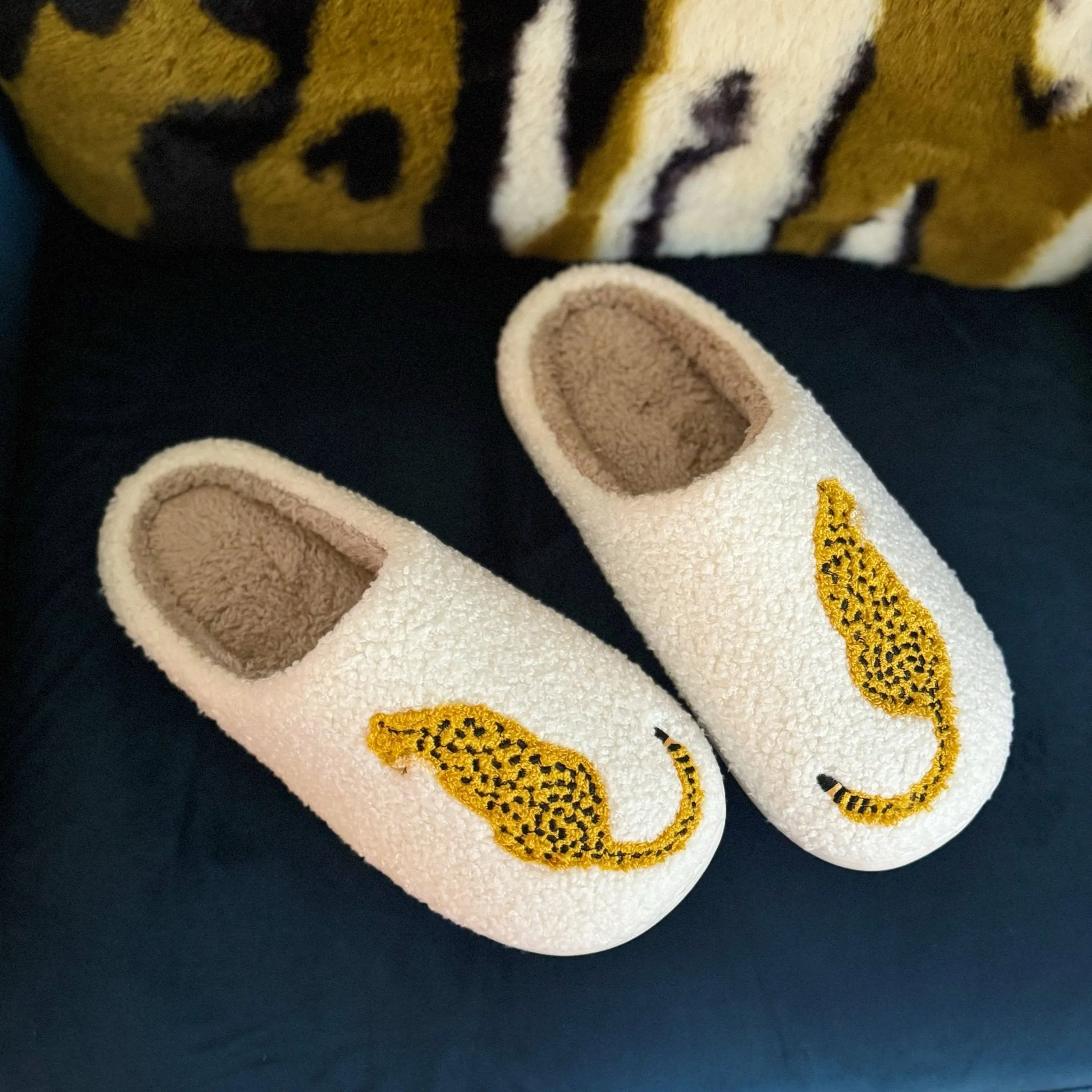 Sitting So Cool Cheetah Lounge Slippers: M/L
